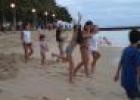 Vídeo: niños y niñas jugando en la playa | Recurso educativo 26139