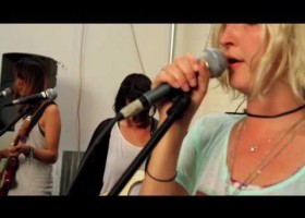 Fill in the blanks con la canción Undertow de Warpaint | Recurso educativo 123080