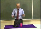 Newton's First Law: Table Cloth Inertia Trick | Recurso educativo 7901967
